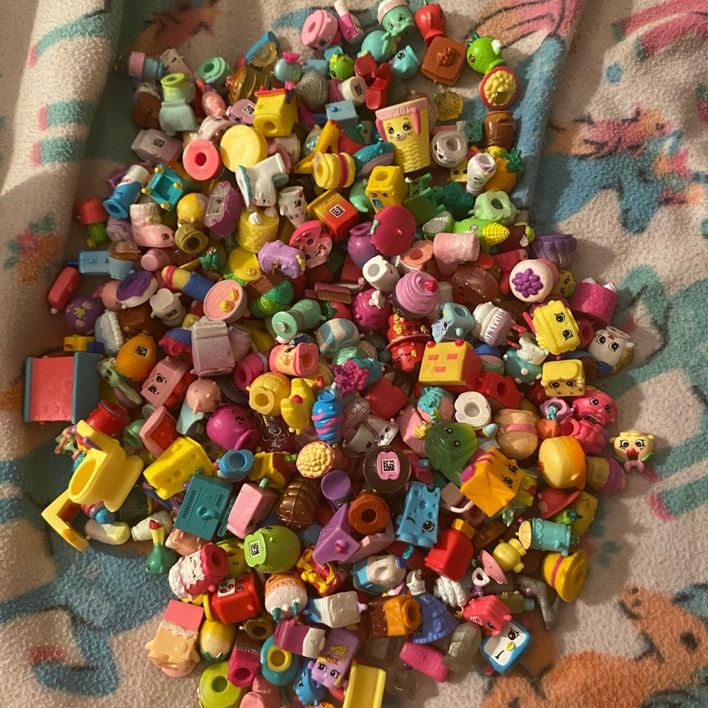 Shopkins season 1,2,3,4,5 and 6.